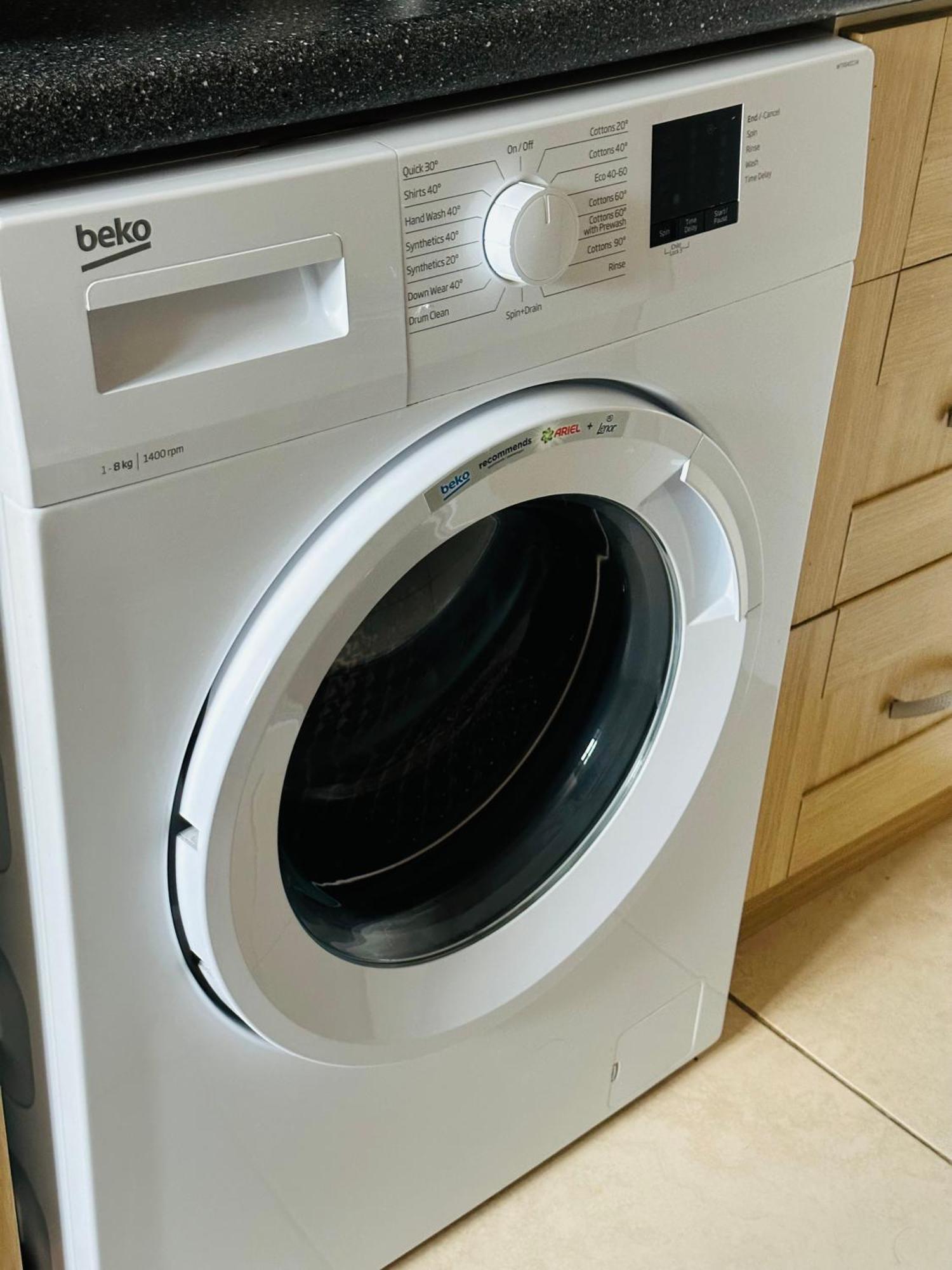Apartment Two-bedroom Flat Close To Uni & Shopping Center With Free Parking
